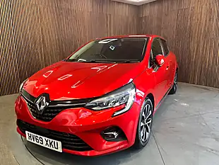 Used 2020 Renault Clio Iconic Red - Interior and Exterior details 4