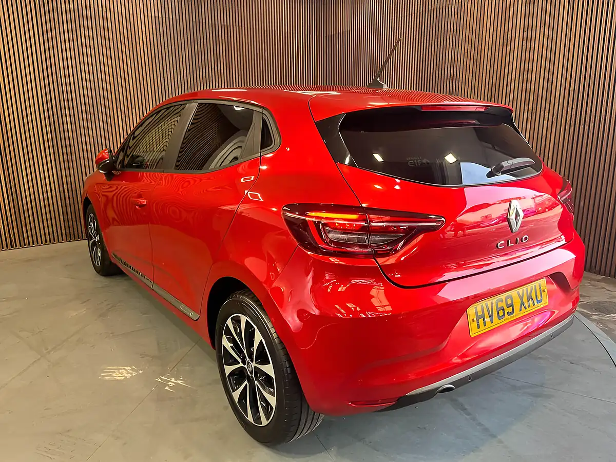 Used 2020 Renault Clio Iconic Red - Interior and Exterior details 5