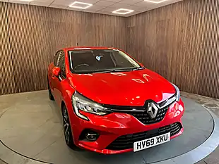 Used 2020 Renault Clio Iconic Red - Interior and Exterior details 7
