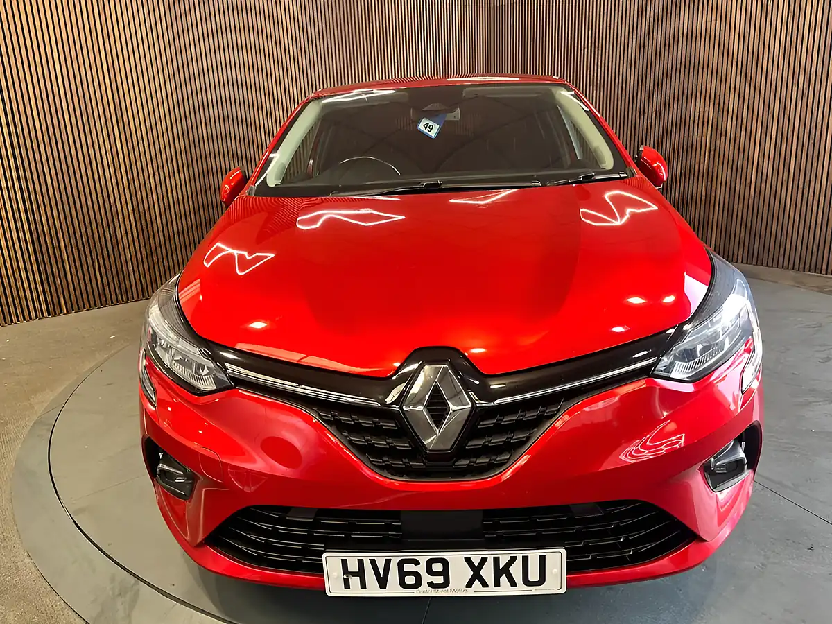 Used 2020 Renault Clio Iconic Red - Interior and Exterior details 8
