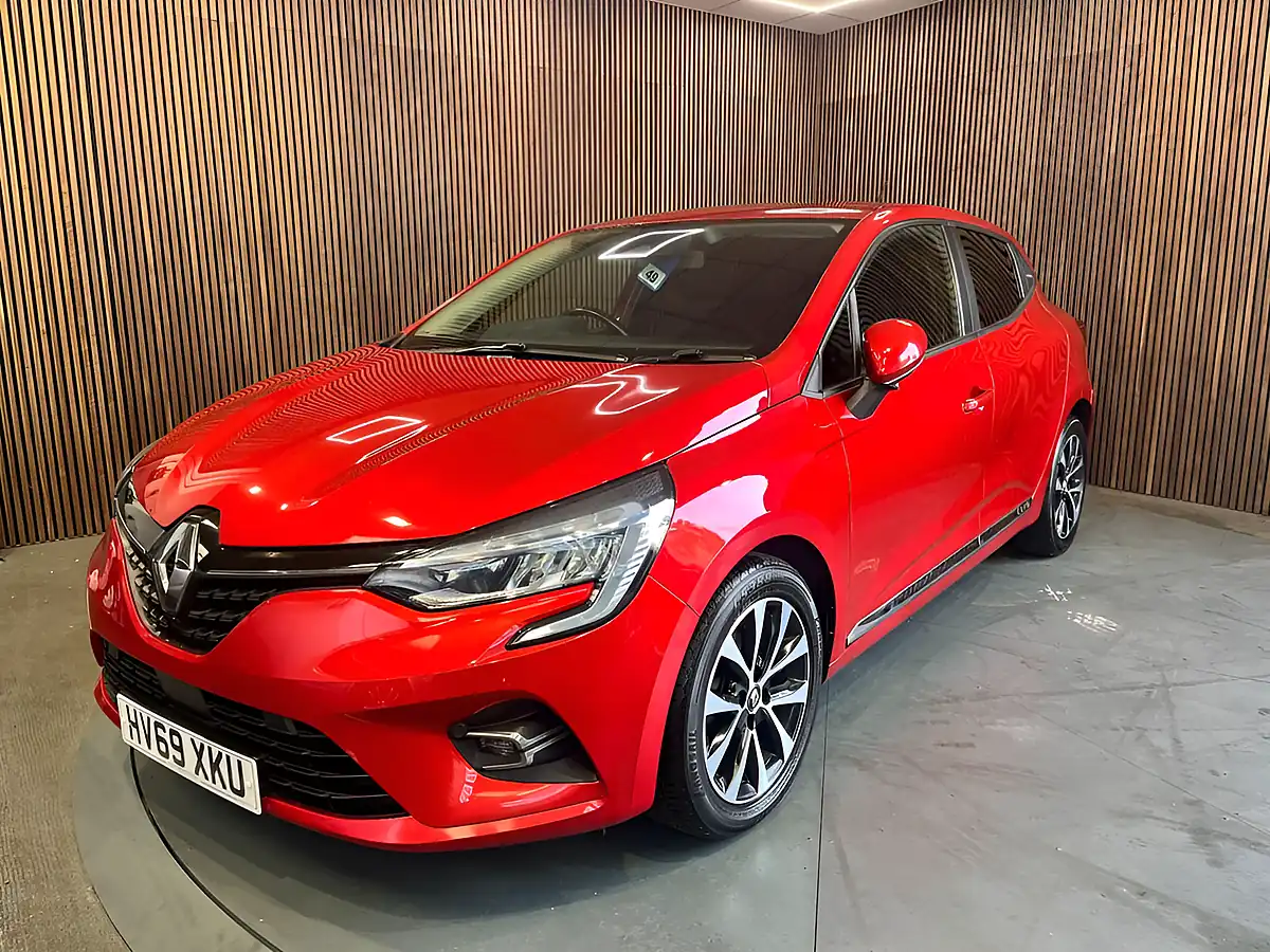 Used 2020 Renault Clio Iconic Red - Interior and Exterior details 9