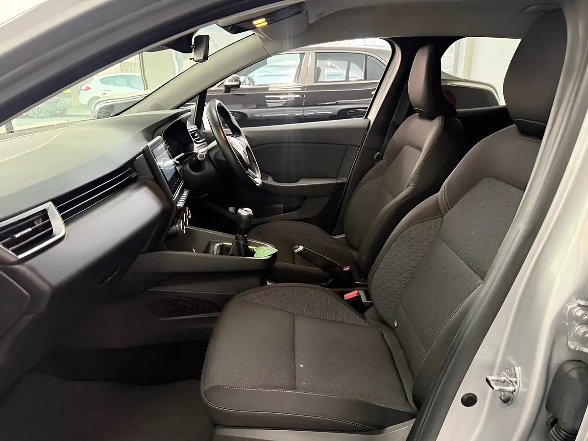 Used 2020 Renault Clio Iconic Silver - Interior and Exterior details 12