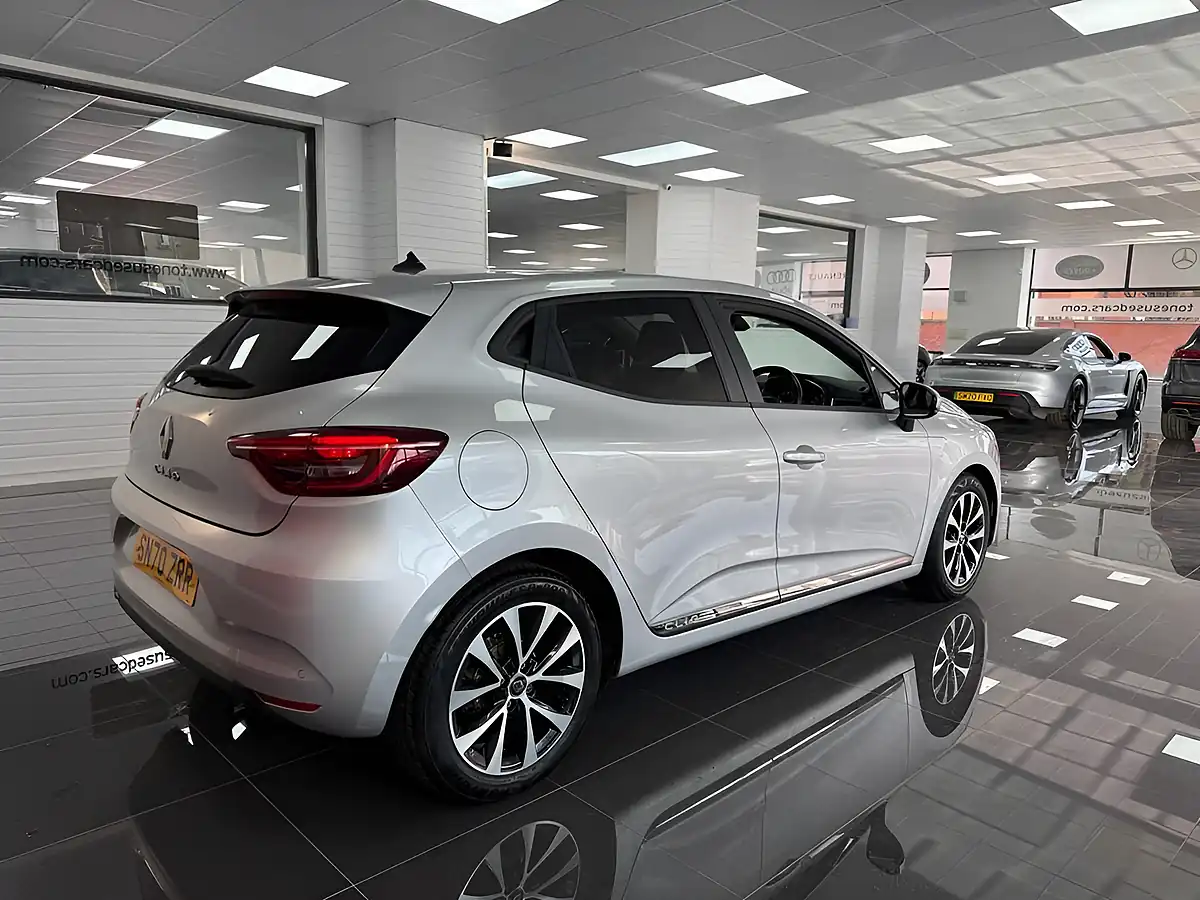 Used 2020 Renault Clio Iconic Silver - Interior and Exterior details 2