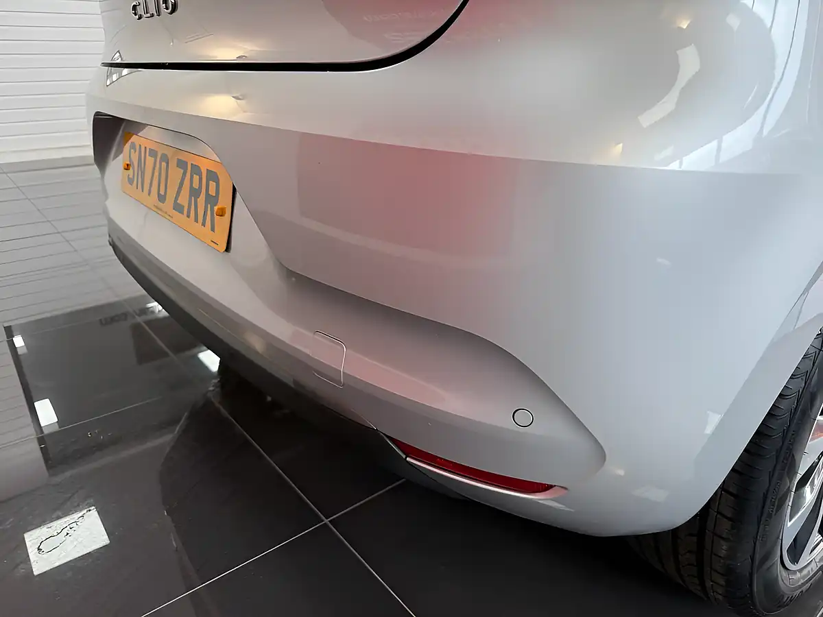 Used 2020 Renault Clio Iconic Silver - Interior and Exterior details 7