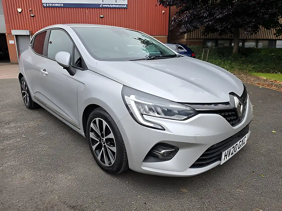 Used 2020 Renault Clio Iconic Silver - Front View
