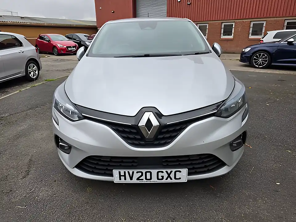 Used 2020 Renault Clio Iconic Silver - Interior and Exterior details 12