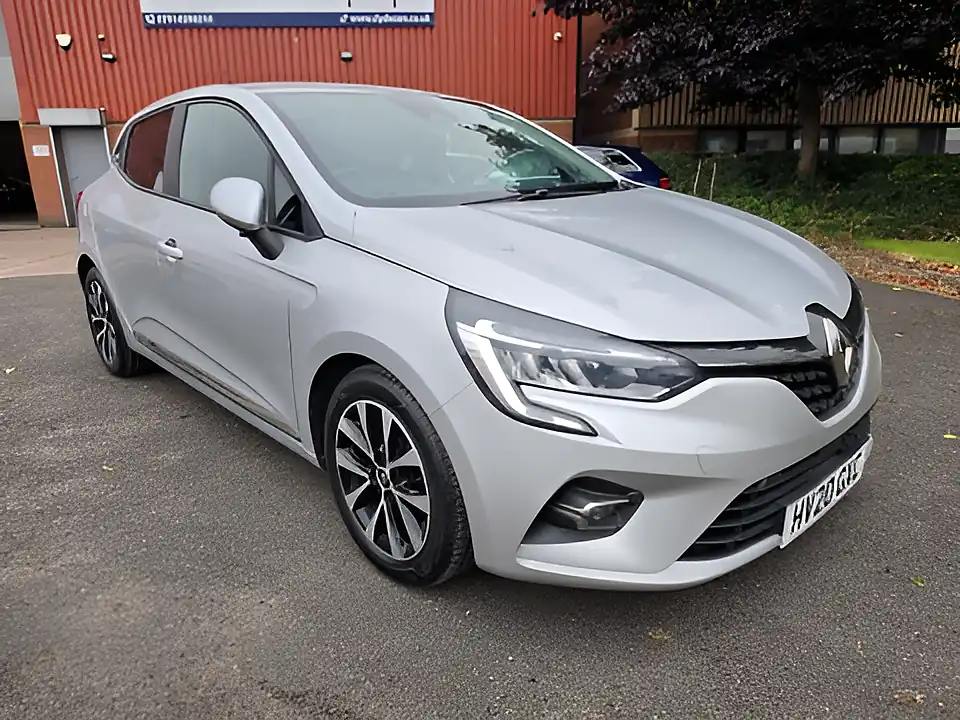 Used 2020 Renault Clio Iconic Silver - Interior and Exterior details 16