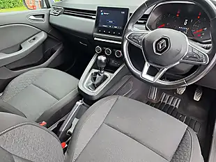 Used 2020 Renault Clio Iconic Silver - Interior and Exterior details 17