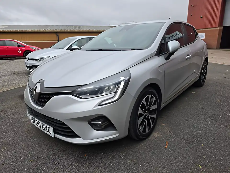 Used 2020 Renault Clio Iconic Silver - Interior and Exterior details 3