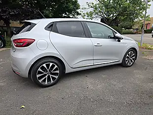 Used 2020 Renault Clio Iconic Silver - Interior and Exterior details 6