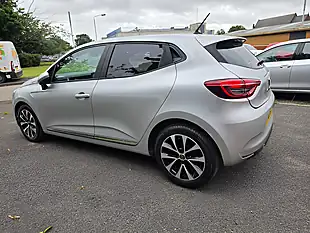 Used 2020 Renault Clio Iconic Silver - Interior and Exterior details 7
