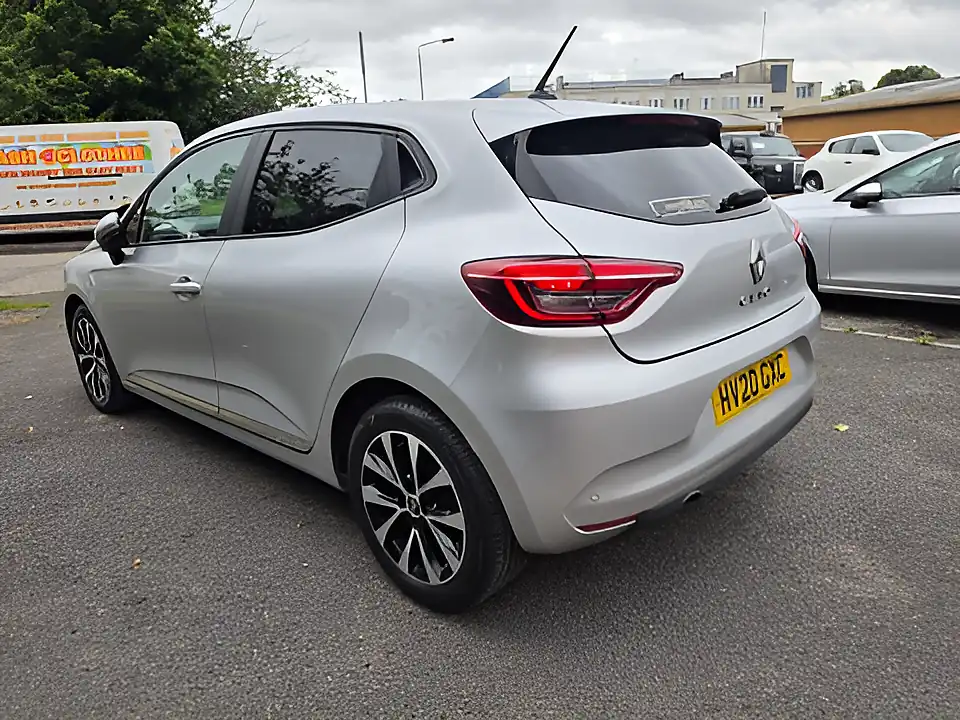 Used 2020 Renault Clio Iconic Silver - Interior and Exterior details 8
