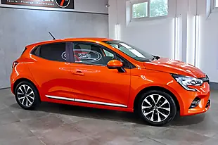 Used 2020 Renault Clio Iconic Valencia Orange - Interior and Exterior details 10