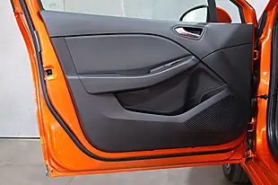 Used 2020 Renault Clio Iconic Valencia Orange - Interior and Exterior details 15