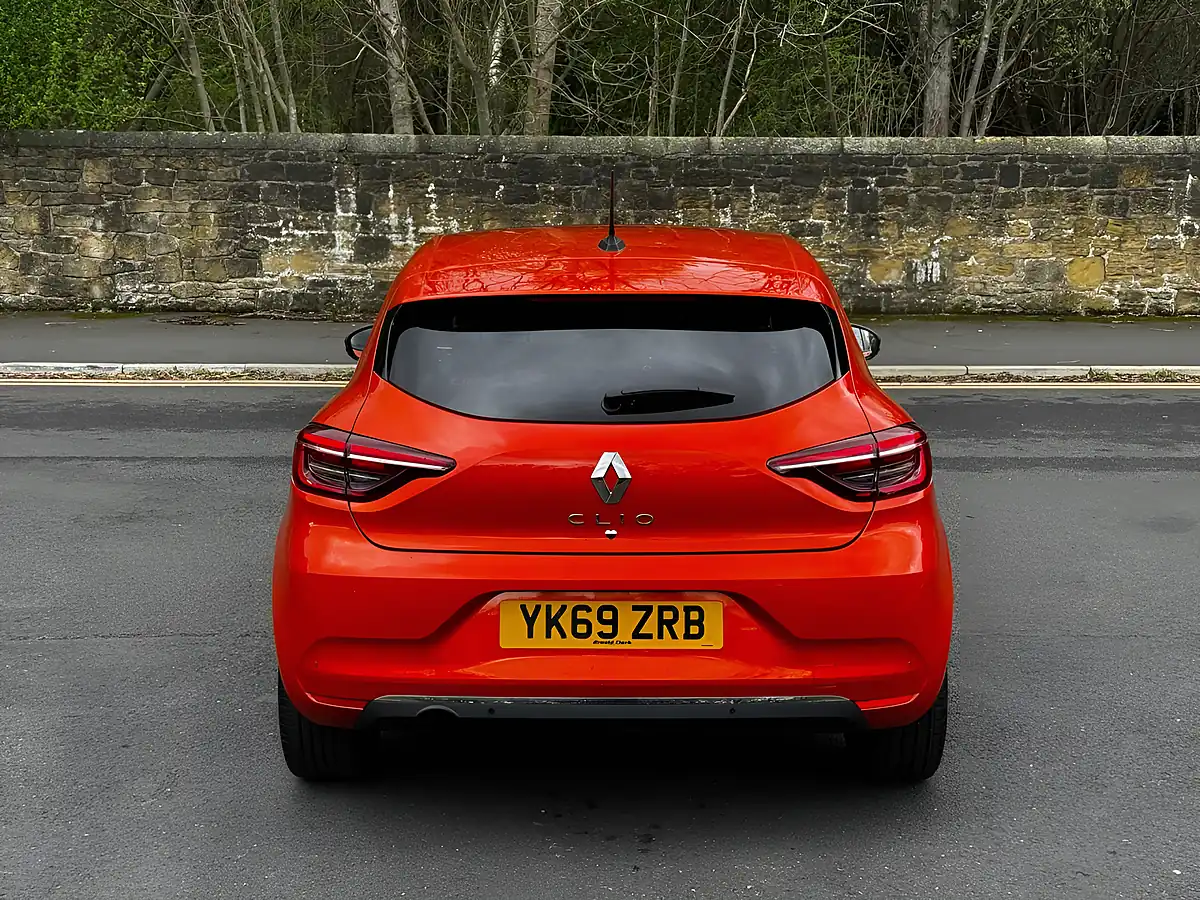 Used 2020 Renault Clio Iconic Valencia Orange - Interior and Exterior details 15