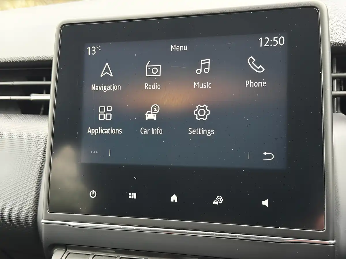 Used 2020 Renault Clio Iconic Valencia Orange - Interior and Exterior details 19