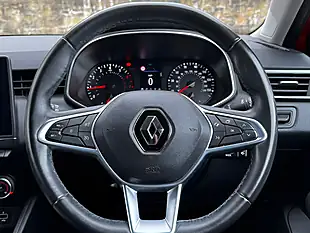 Used 2020 Renault Clio Iconic Valencia Orange - Interior and Exterior details 4