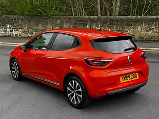 Used 2020 Renault Clio Iconic Valencia Orange - Interior and Exterior details 5