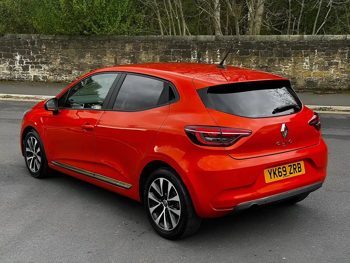Used 2020 Renault Clio Iconic Valencia Orange - Interior and Exterior details 5