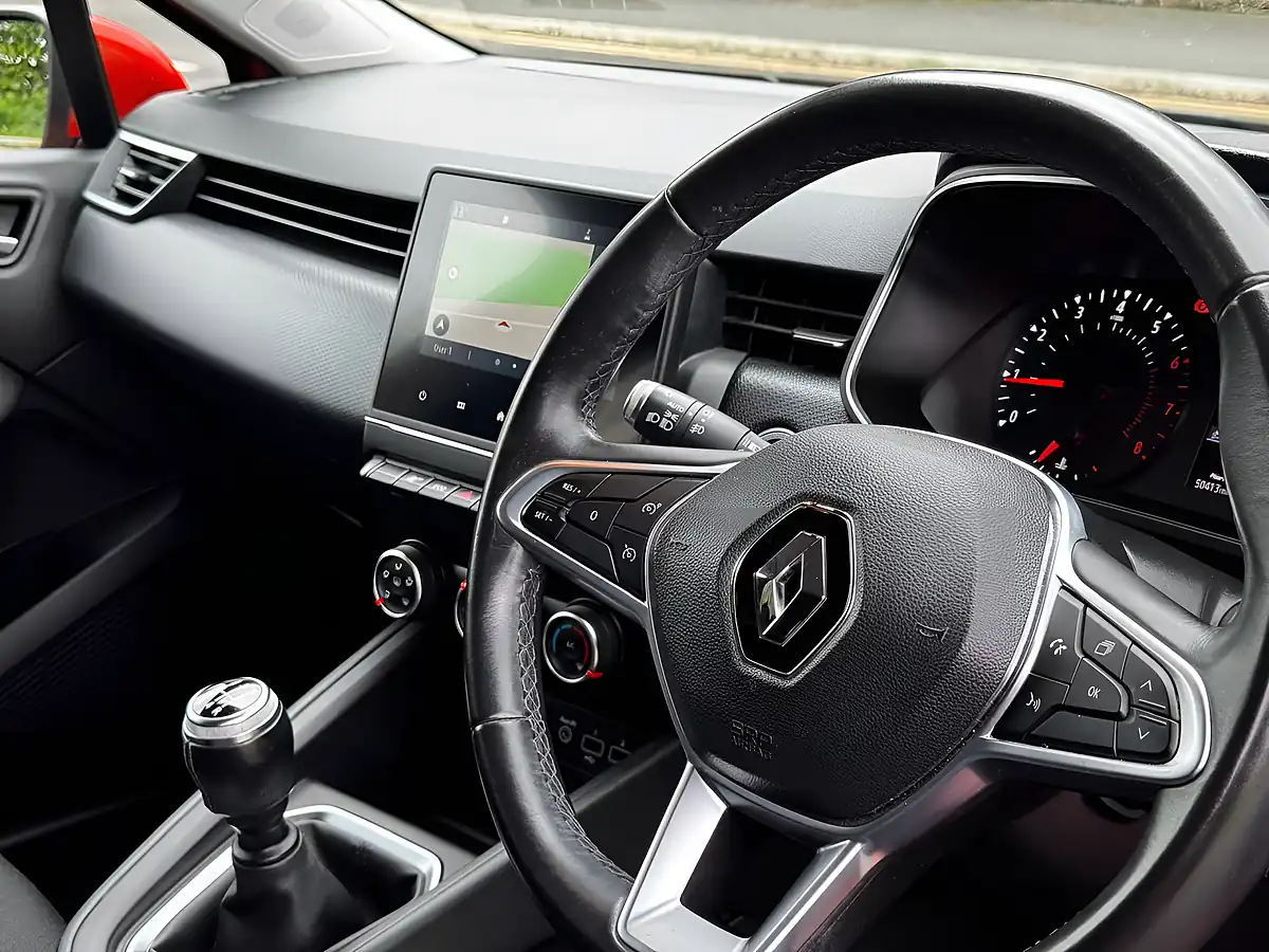 Used 2020 Renault Clio Iconic Valencia Orange - Interior and Exterior details 6