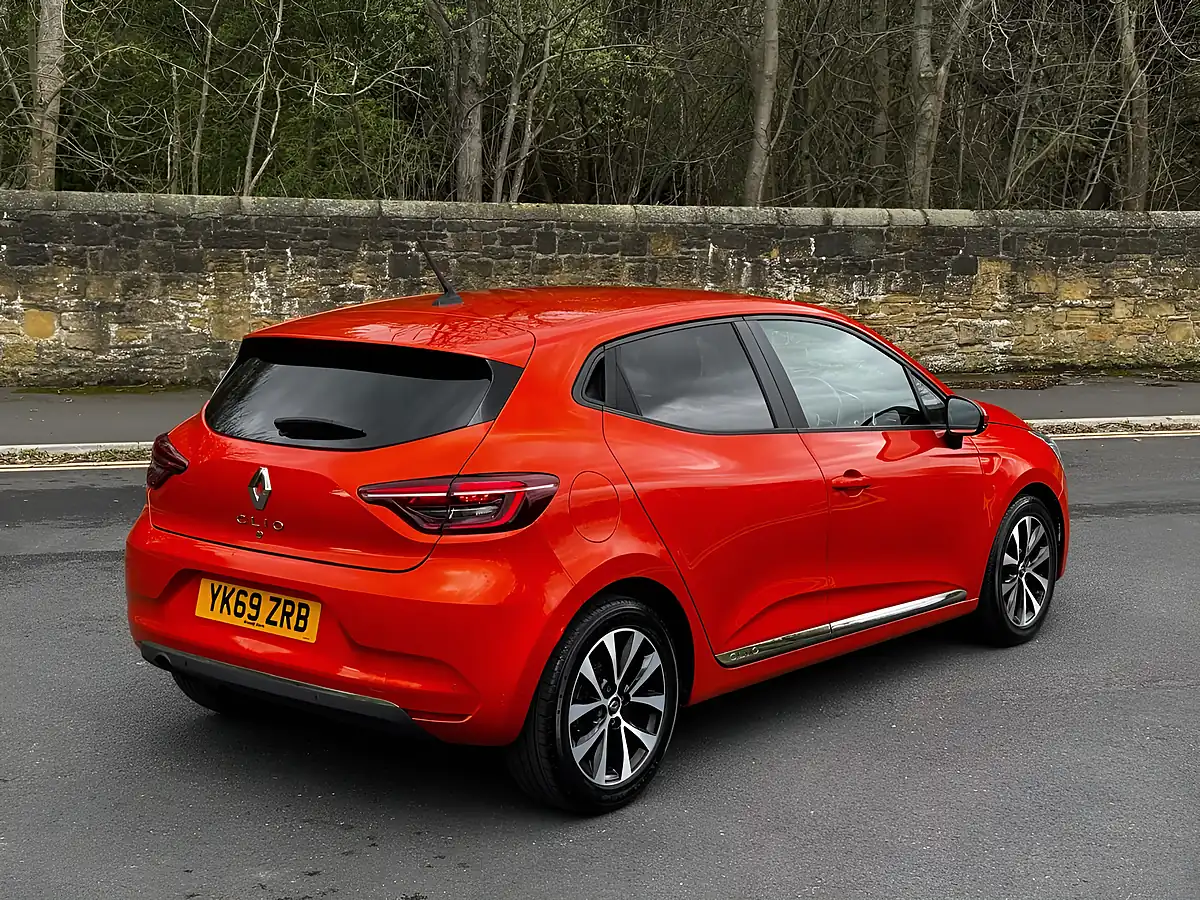 Used 2020 Renault Clio Iconic Valencia Orange - Interior and Exterior details 7