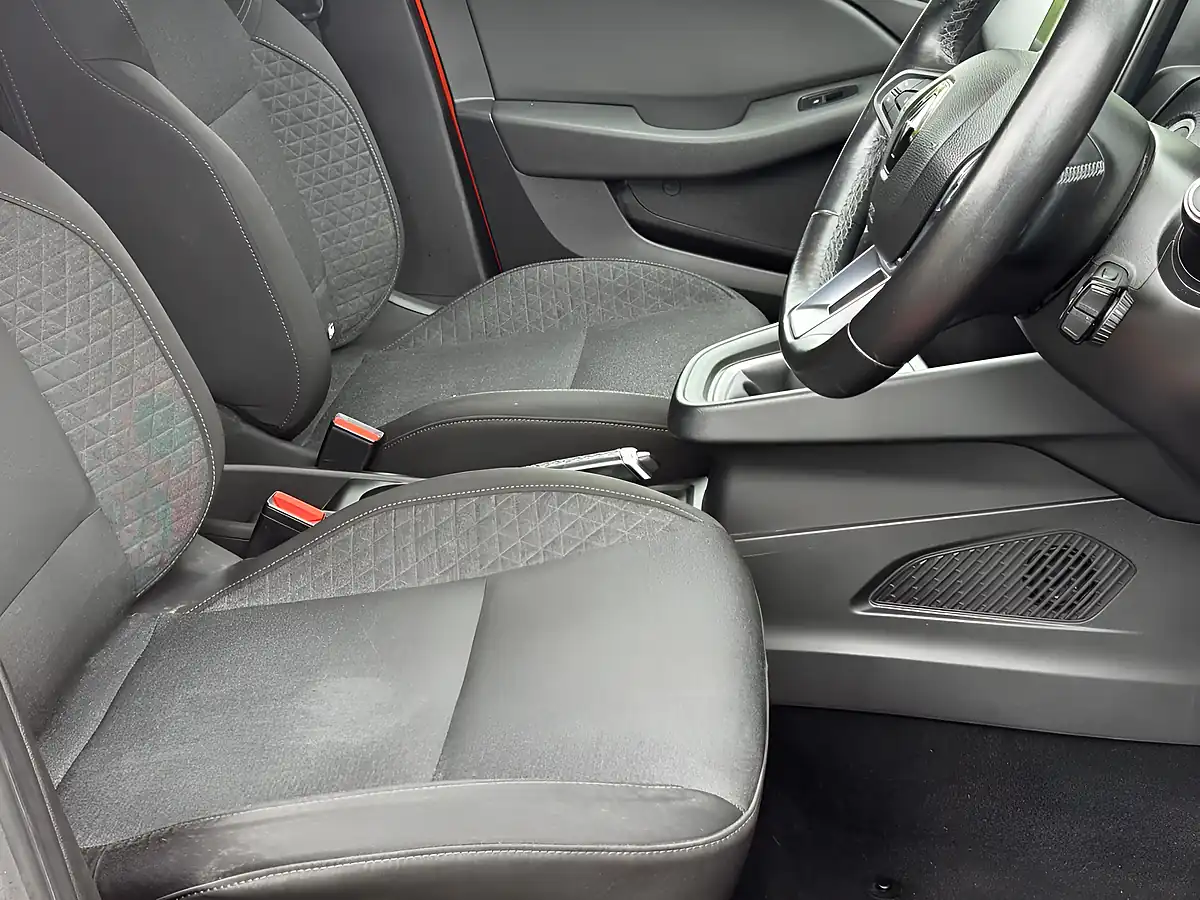 Used 2020 Renault Clio Iconic Valencia Orange - Interior and Exterior details 8