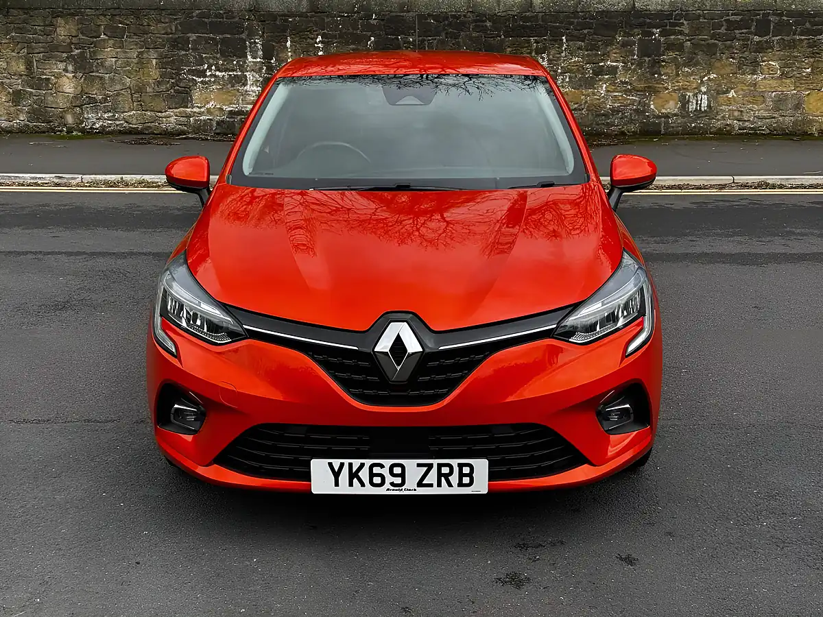 Used 2020 Renault Clio Iconic Valencia Orange - Interior and Exterior details 9
