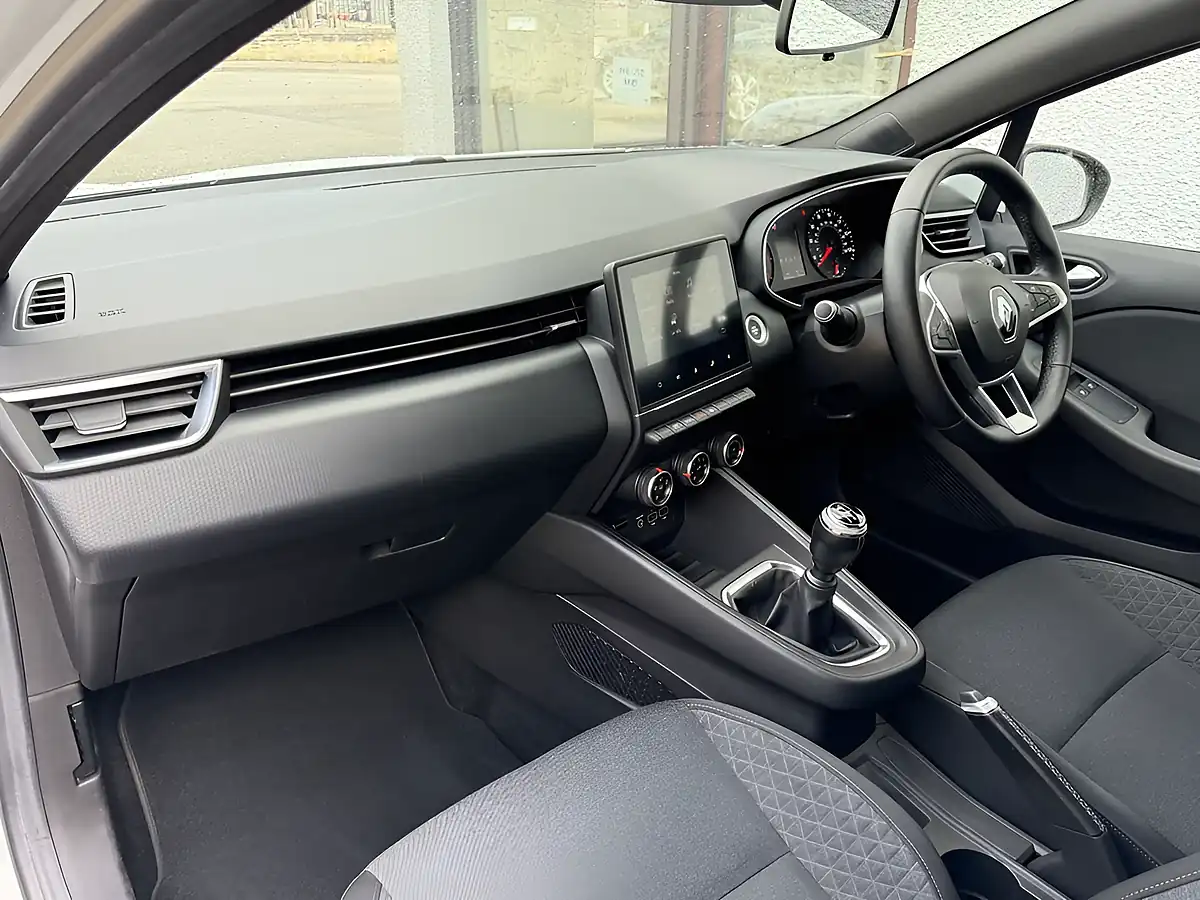 Used 2020 Renault Clio Iconic White - Interior and Exterior details 20