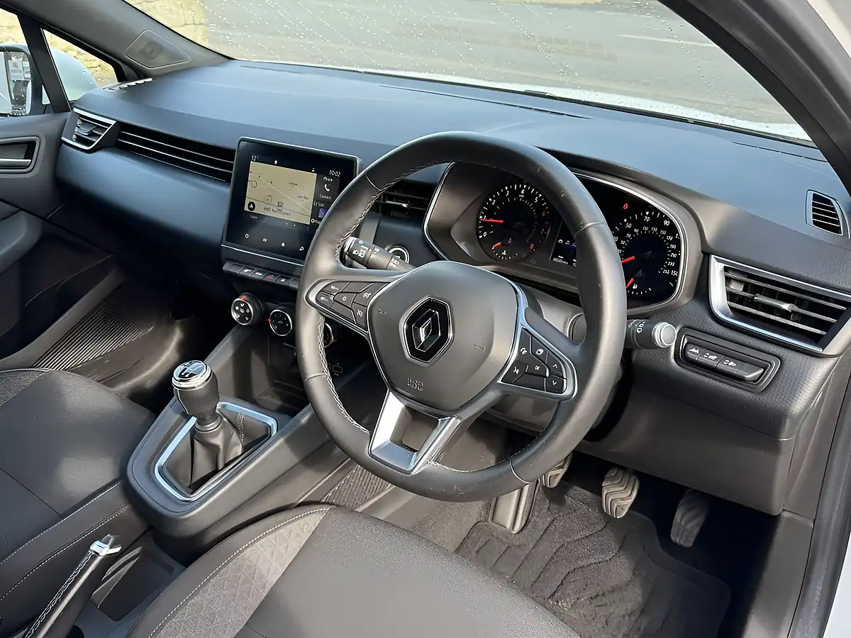 Used 2020 Renault Clio Iconic White - Interior and Exterior details 7