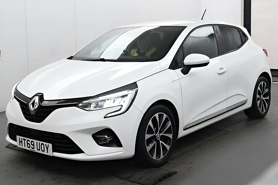 Used 2020 Renault Clio Iconic White - Front View