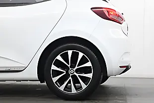 Used 2020 Renault Clio Iconic White - Interior and Exterior details 11