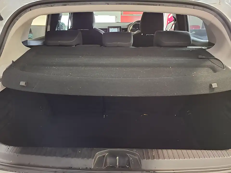 Used 2020 Renault Clio Iconic White - Interior and Exterior details 19