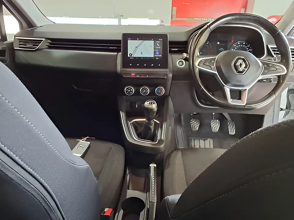 Used 2020 Renault Clio Iconic White - Interior and Exterior details 2