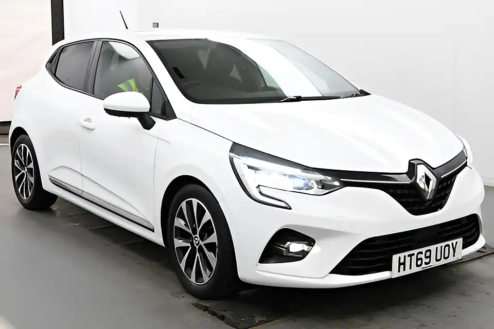 Used 2020 Renault Clio Iconic White - Interior and Exterior details 4