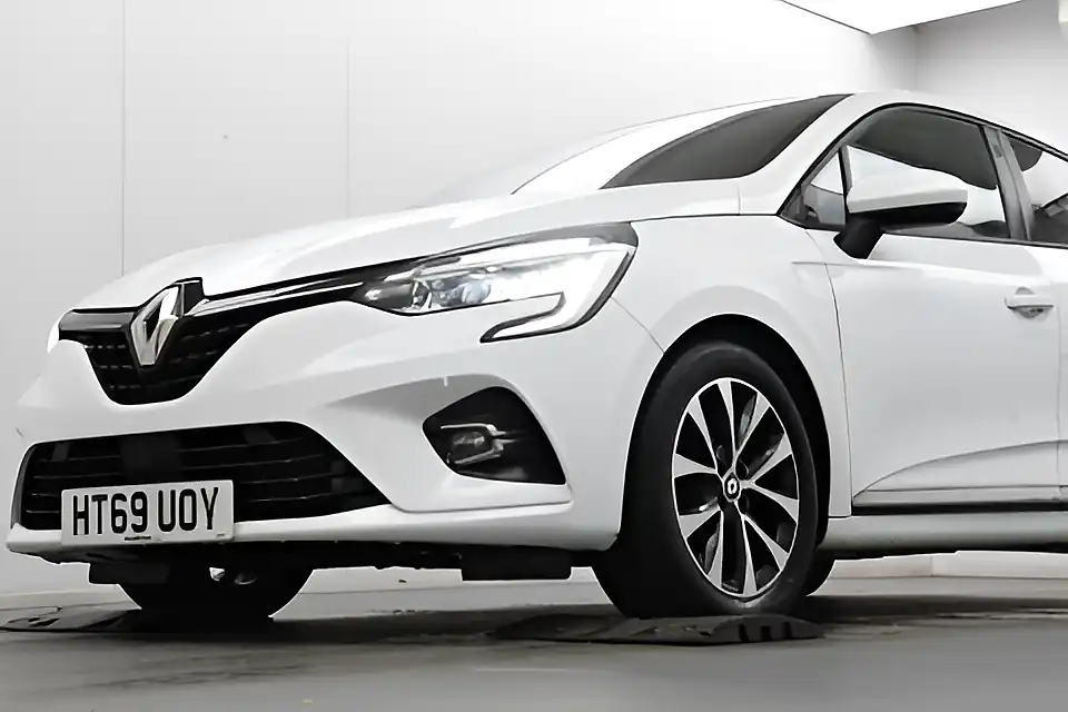 Used 2020 Renault Clio Iconic White - Interior and Exterior details 7
