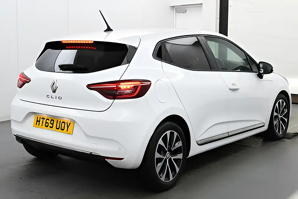 Used 2020 Renault Clio Iconic White - Interior and Exterior details 8