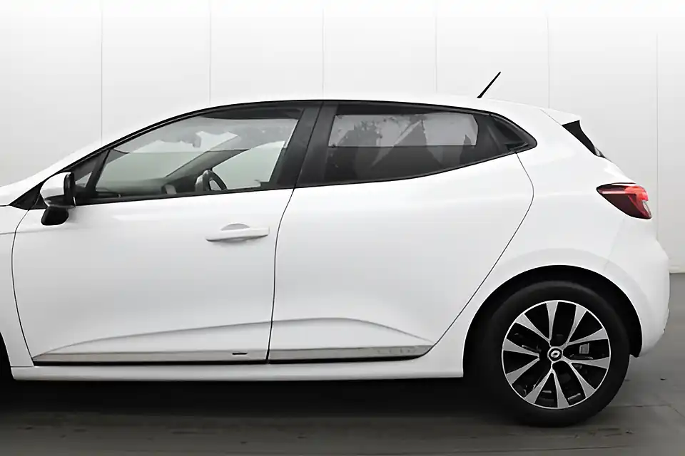 Used 2020 Renault Clio Iconic White - Interior and Exterior details 9