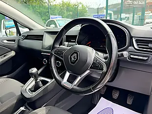 Used 2020 Renault Clio Iconic White - Interior and Exterior details 14
