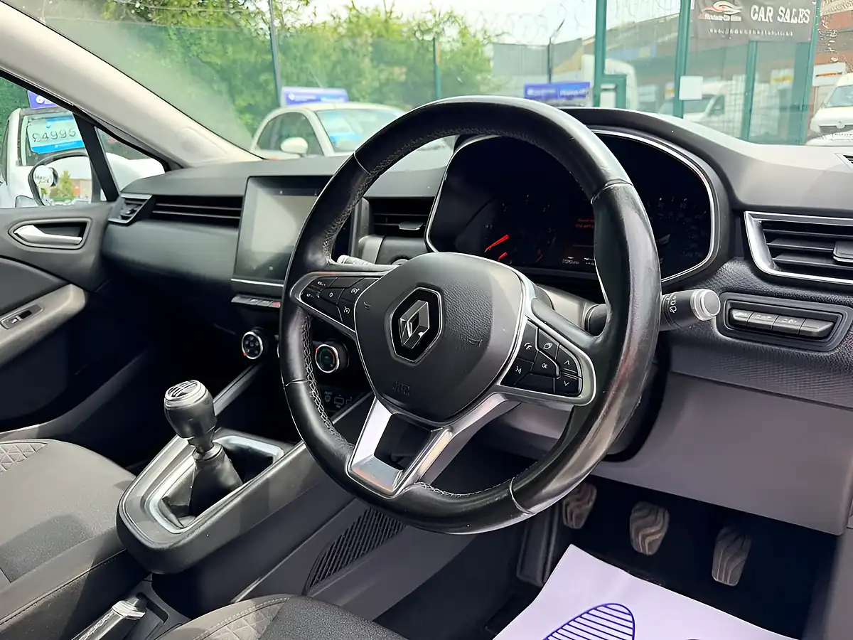 Used 2020 Renault Clio Iconic White - Interior and Exterior details 14
