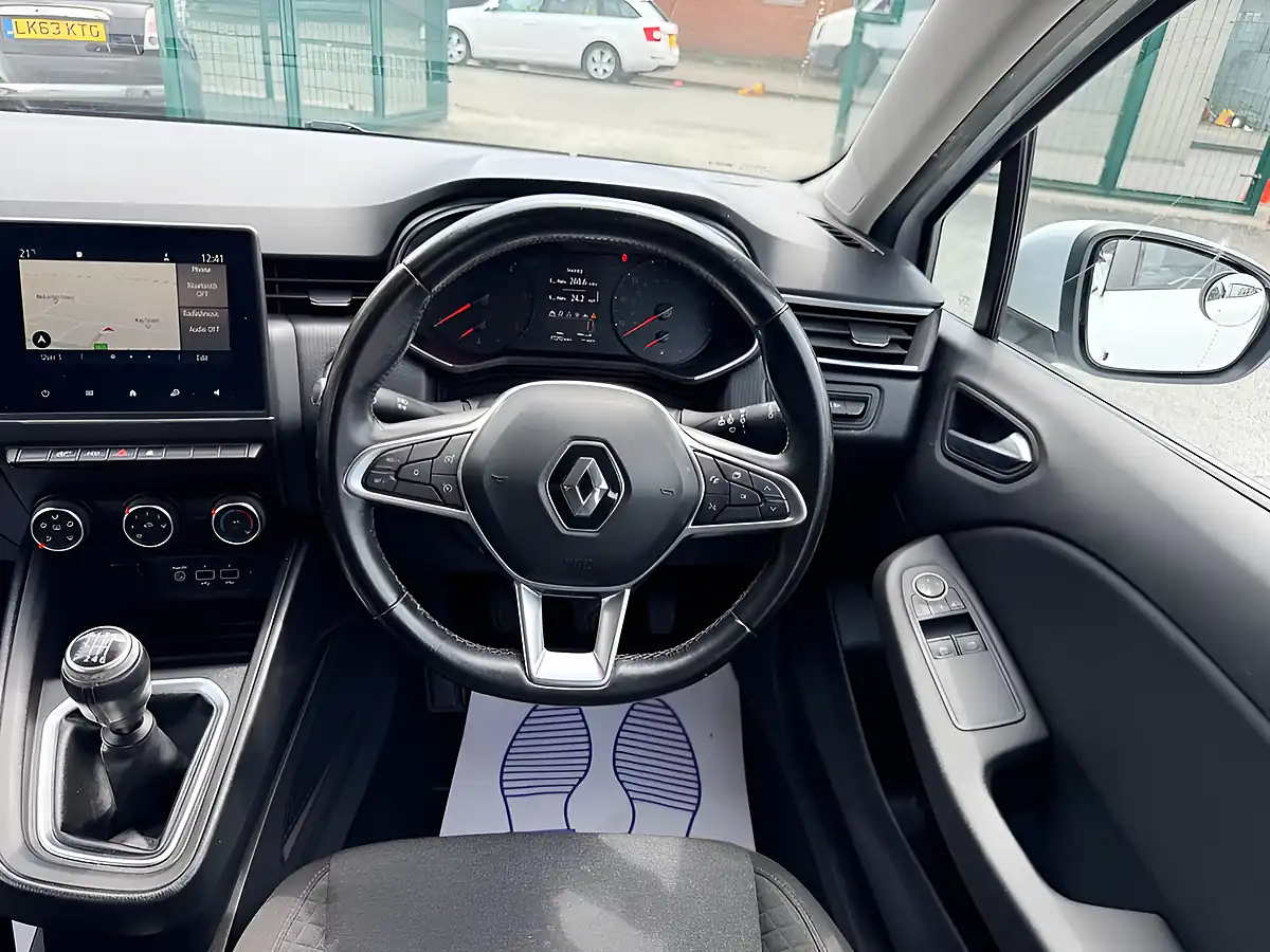 Used 2020 Renault Clio Iconic White - Interior and Exterior details 18