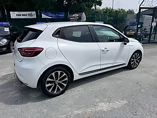 Used 2020 Renault Clio Iconic White - Interior and Exterior details 5