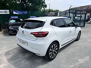 Used 2020 Renault Clio Iconic White - Interior and Exterior details 6