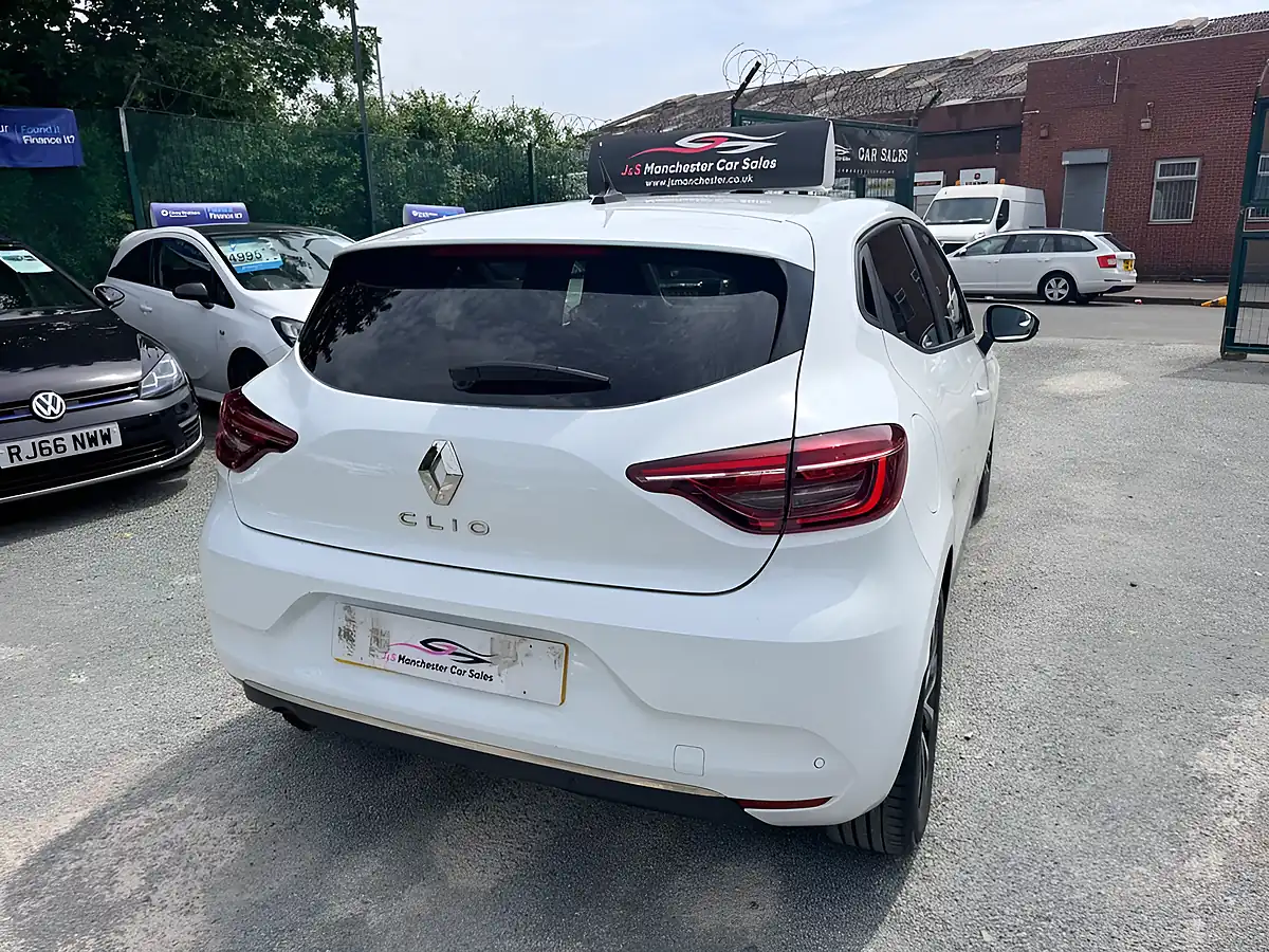 Used 2020 Renault Clio Iconic White - Interior and Exterior details 7