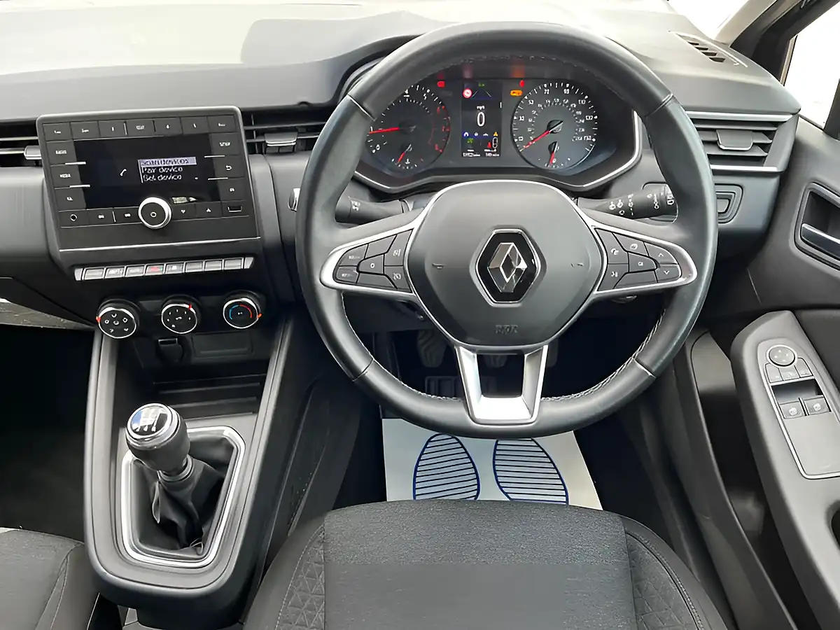 Used 2020 Renault Clio Play Black - Interior and Exterior details 16