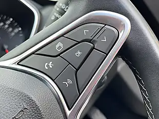 Used 2020 Renault Clio Play Black - Interior and Exterior details 13