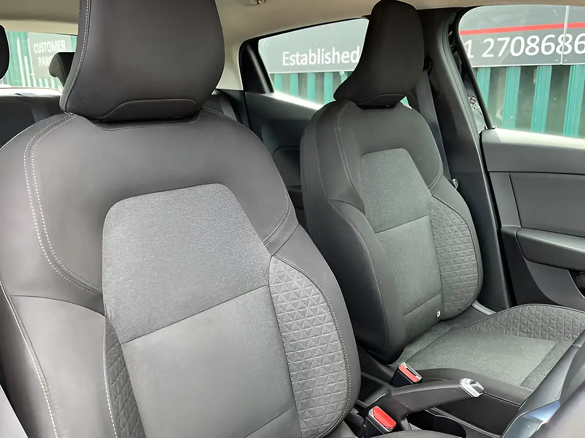 Used 2020 Renault Clio Play Black - Interior and Exterior details 15