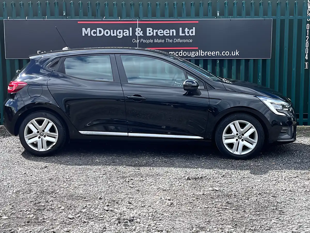 Used 2020 Renault Clio Play Black - Interior and Exterior details 6