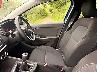 Used 2020 Renault Clio Play Blue - Interior and Exterior details 10