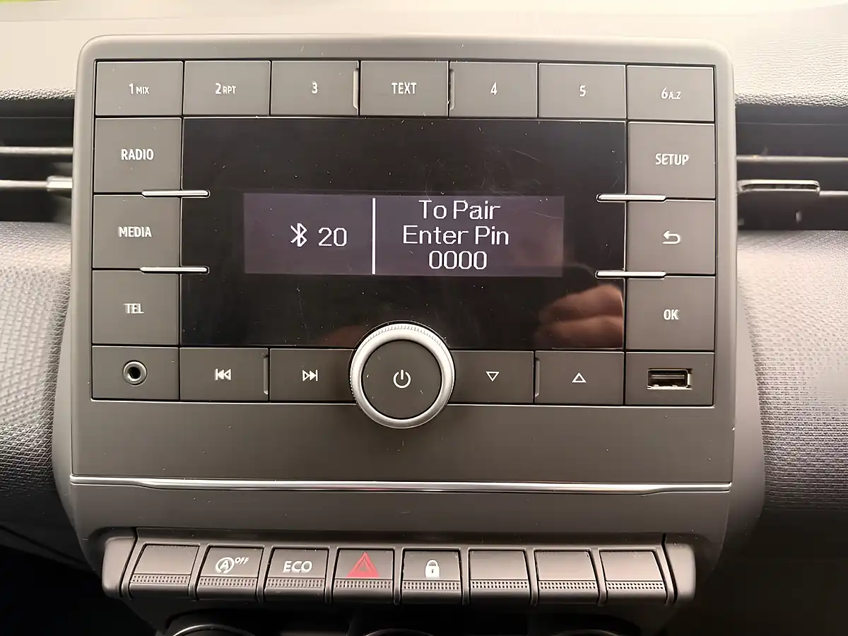 Used 2020 Renault Clio Play Blue - Interior and Exterior details 11