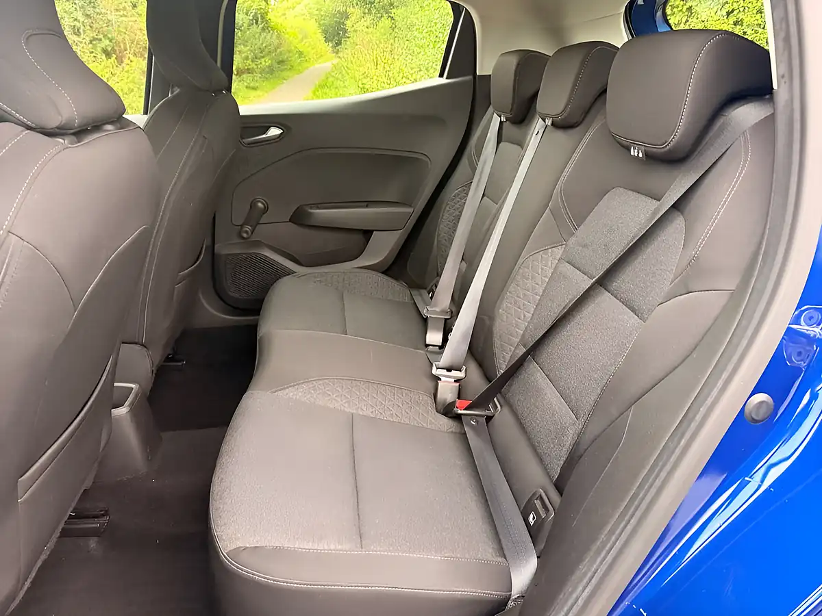 Used 2020 Renault Clio Play Blue - Interior and Exterior details 16